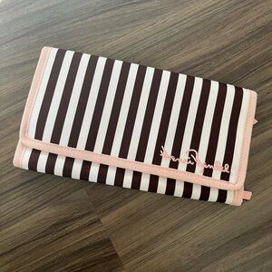 Henri Bendel travel jewelry case.